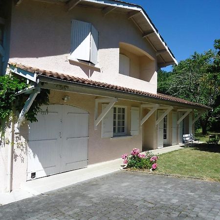 Bed and Breakfast A La Cerisaie Carignan-de-Bordeaux Экстерьер фото